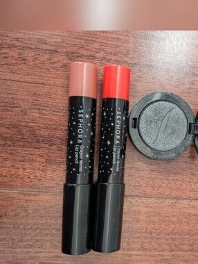 Sephora Lip Pencil Crayon Set With Glitter Eye Shadow.